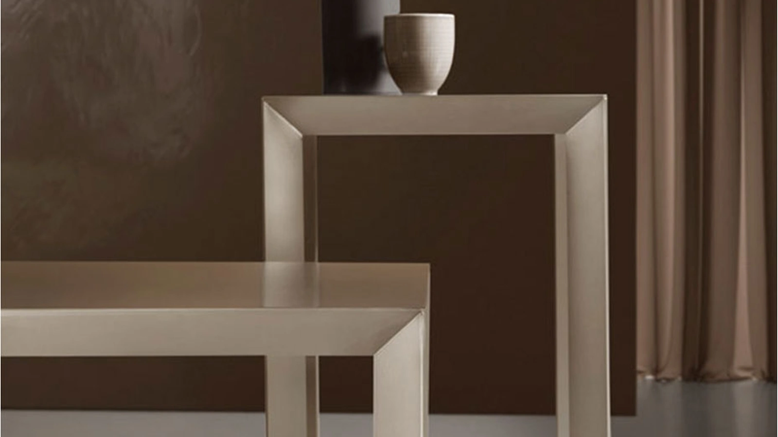 Tavolino in acciaio Frame di Rosini Night