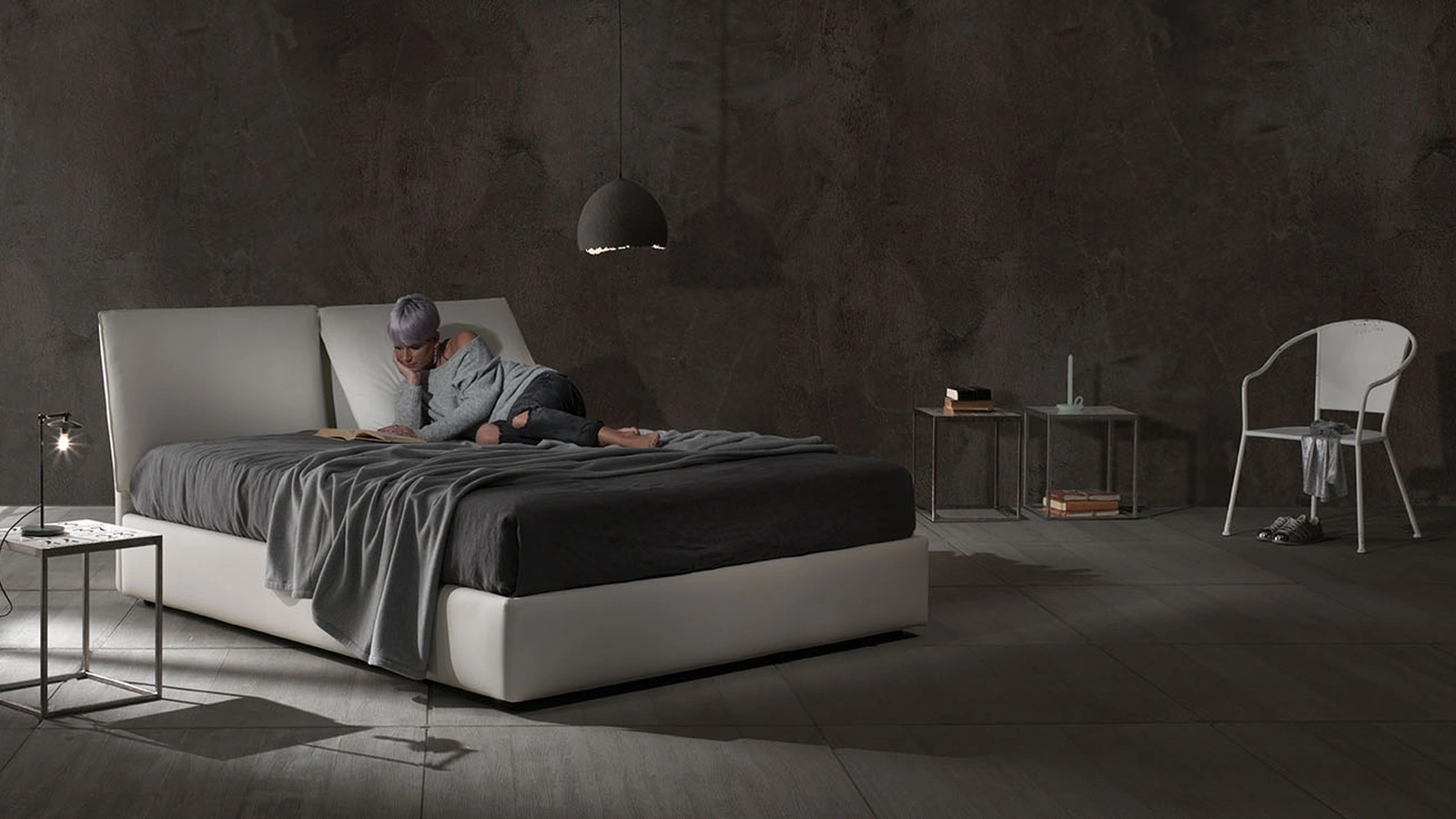 Letto matrimoniale Zoè Tre Ring 28 in vellutino imbottito di Excò