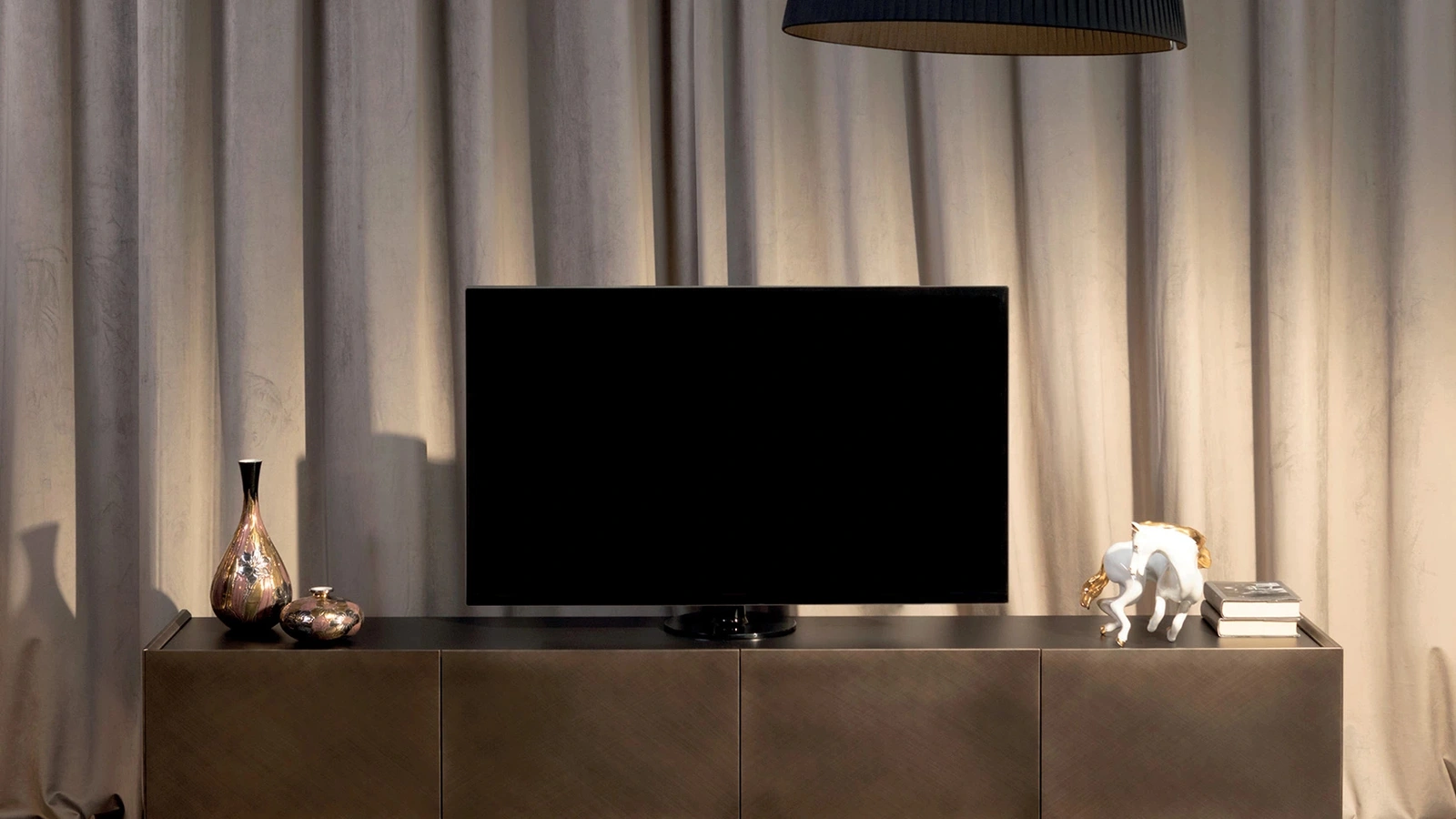 Madia Coated in laccato bronzo spazzolato di Tonin Casa