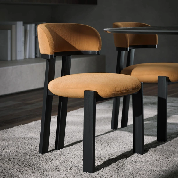 Sedia in tessuto e legno Camila di Tonin Casa