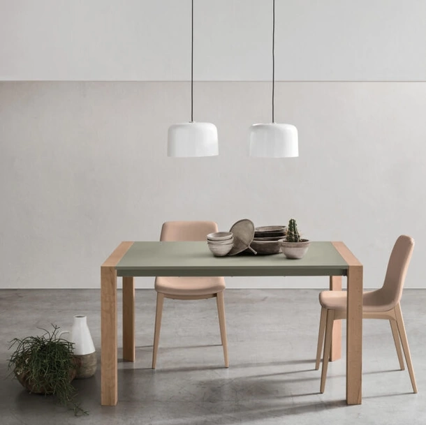 Tavolo allungabile Mikado in laccato e legno di Maronese