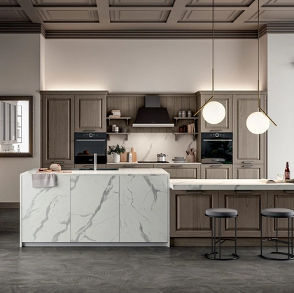 Cucina Classica in frassino laccato con isola Romantica 01 di Gentili Cucine